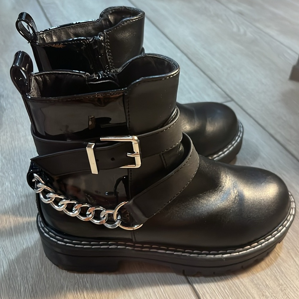 Black chain detail zip up leather boots for girls size 12 MIA